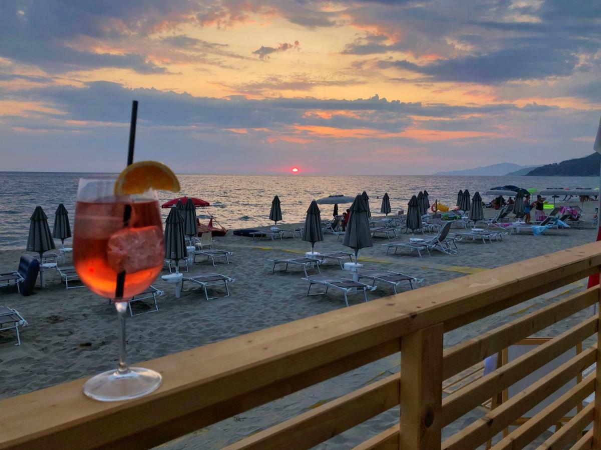 Residence Le Palme - Appartamenti Sul Mare - Spiaggia Tra Palinuro E Caprioli Pisciotta Εξωτερικό φωτογραφία